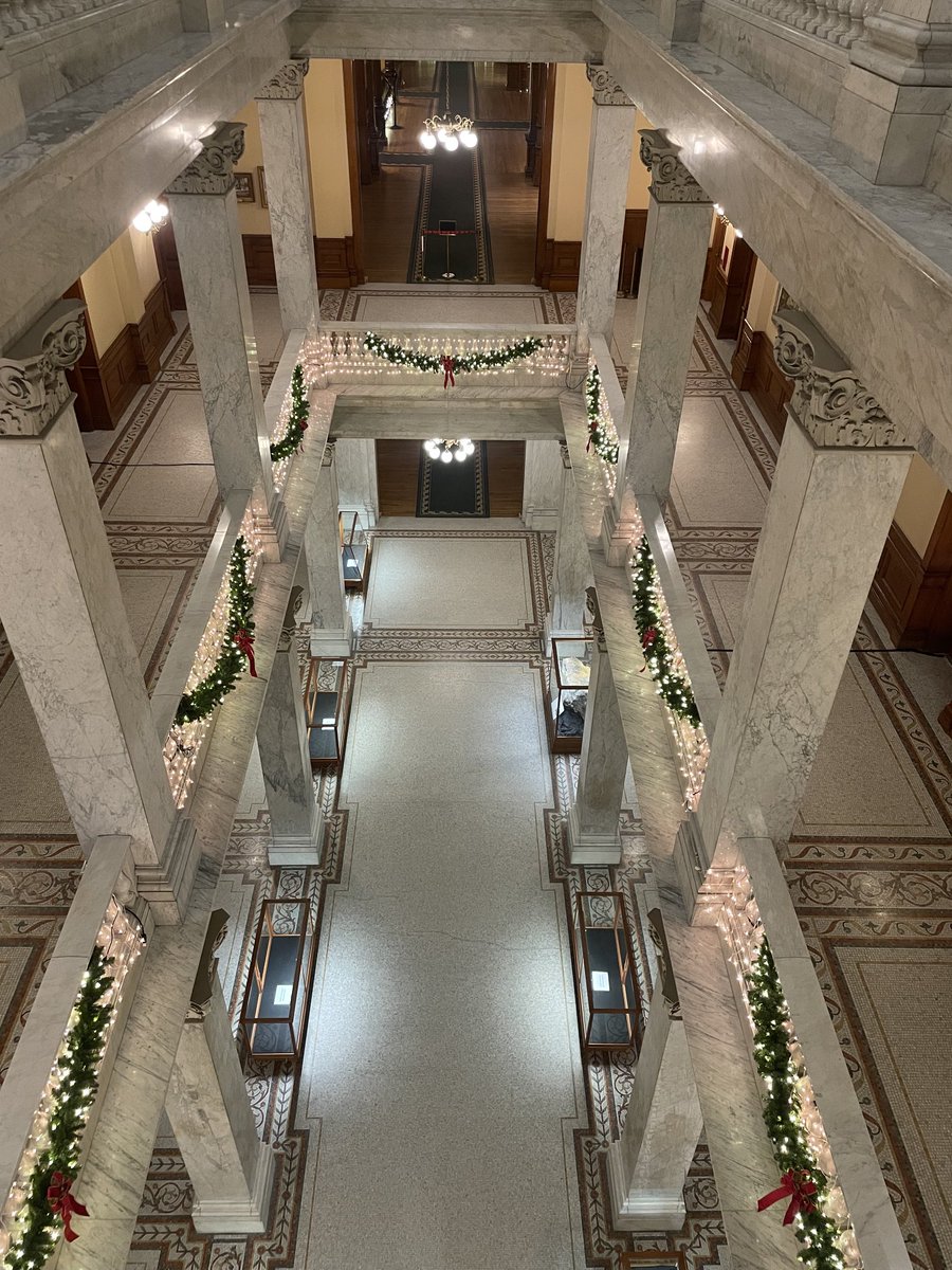 The corridors of power at Christmas. #onpoli