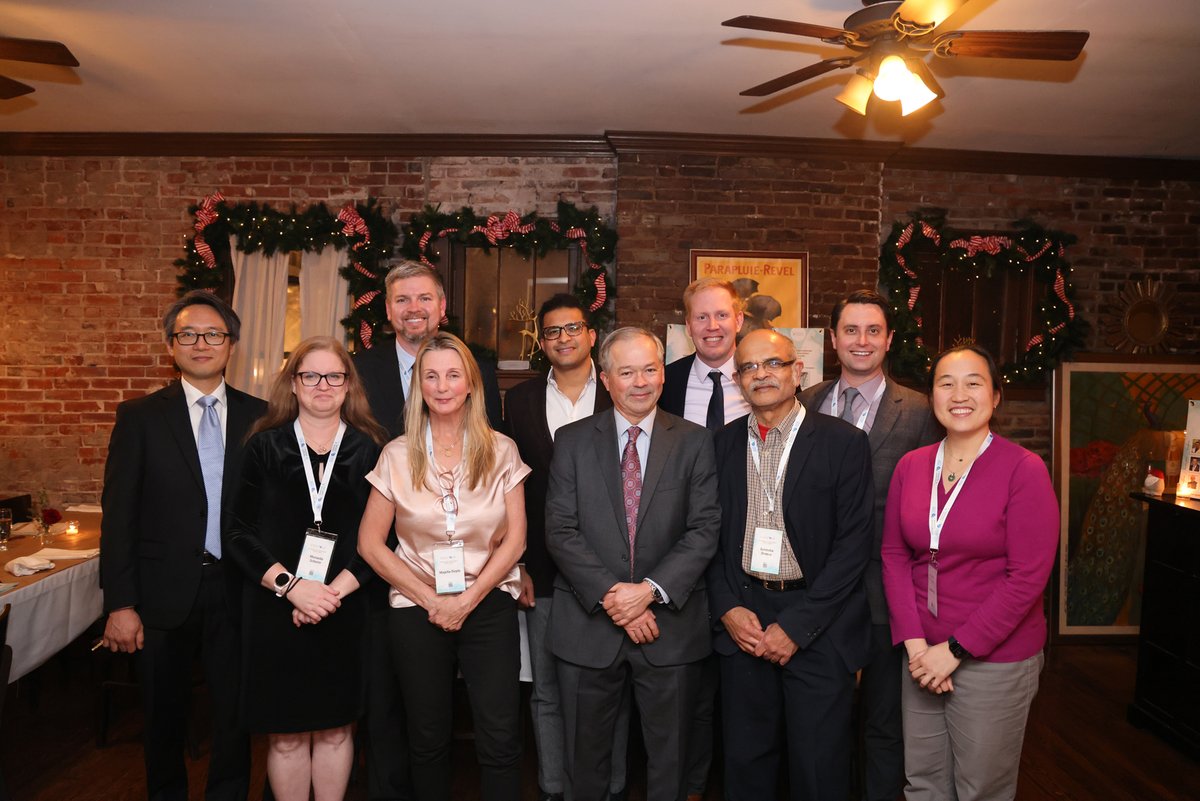 VattikutiRobotx's tweet image. Washington University at St. Louis care about their team, and put forth great effort to have the best team for robotic transplant surgery.
#roboticsurgeon #roboticsurgery #robotics #surgery #surgeon #medical #MedicalEvents #symposium #RoboticsAINews #roboticseducation…