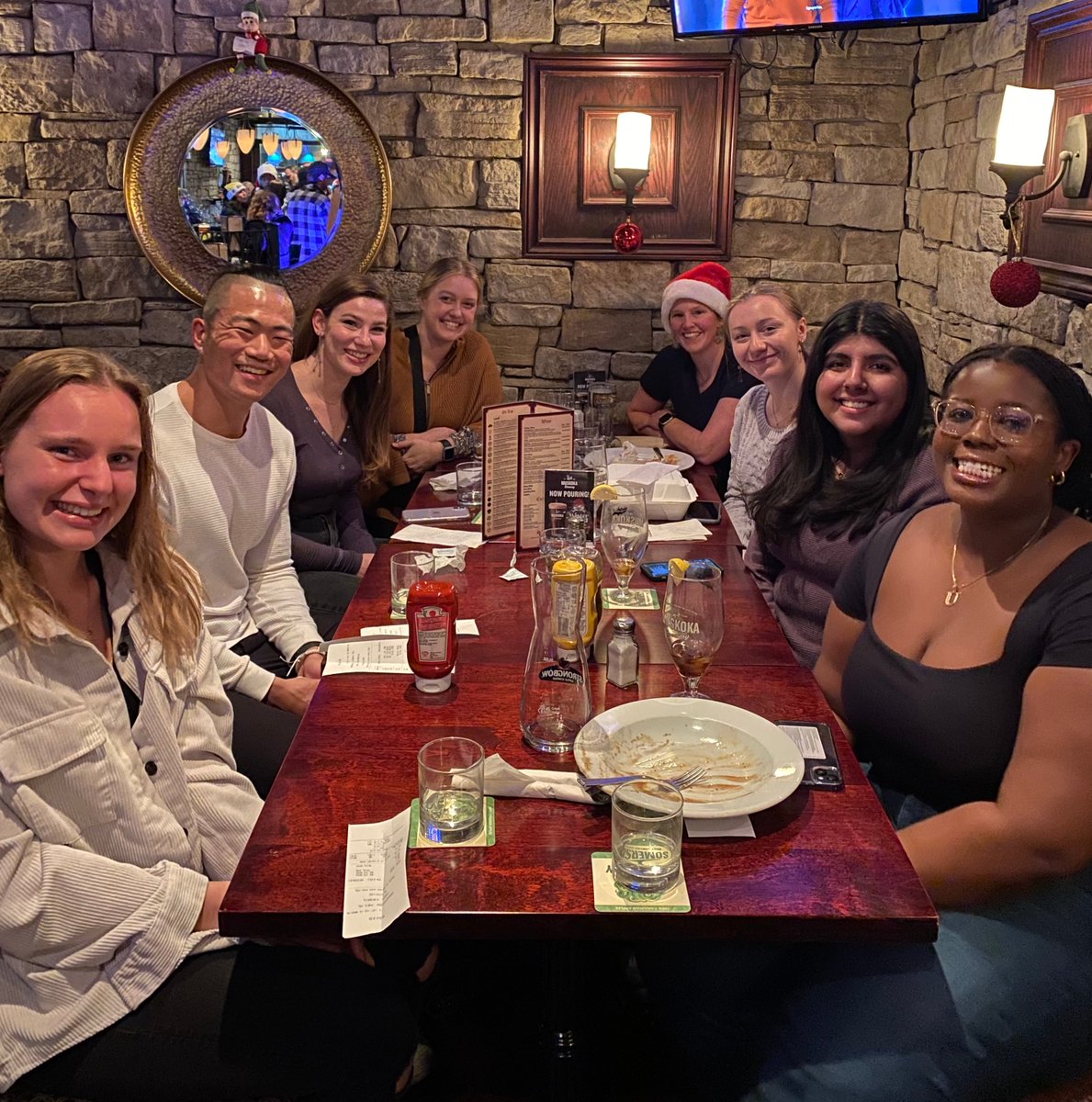 I'm grateful get to work w such an amazing group of people. 

Merry Christmas, Happy Hannukah, Happy all-other-Holidays! 

Wishing everyone a healthy, fun, &amp; restful holiday period, in whatever combination you need (including workful, if that's for you). 

flynnresearchgroup.com/group-news-blo…