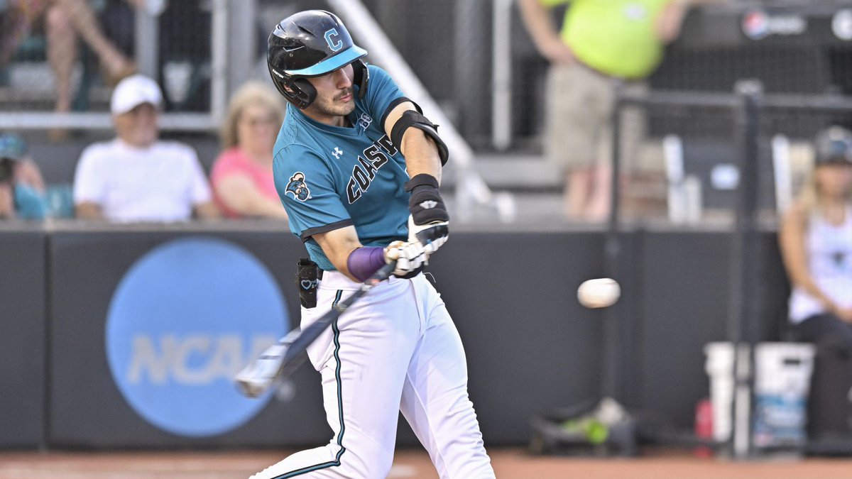 One of college baseball's best stories, @derek_bender28 went from thinking he was going to get cut as a freshman to hitting .341/.399/.635 with 19 homers in 2023. The @CoastalBaseball star then lit up the @OfficialCCBL 🔥🔥 @KinaTraxInc Fall Report 👉 d1ba.se/3GUoQMt