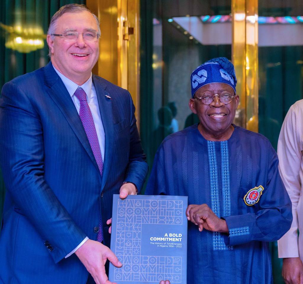 Patrick Pouyanné (@ppouyanne) on Twitter photo 🇳🇬🤝 It was a great pleasure to meet President Tinubu in Abuja and review <a href="/TotalEnergies/">TotalEnergies</a>’ future investment program in #Nigeria & the support we can provide to reduce emissions there. TotalEnergies announced to put an end this month to routine flaring in its operated ventures in 🇳🇬🤝 It was a great pleasure to meet President Tinubu in Abuja and review <a href="/TotalEnergies/">TotalEnergies</a>’ future investment program in #Nigeria & the support we can provide to reduce emissions there. TotalEnergies announced to put an end this month to routine flaring in its operated ventures in