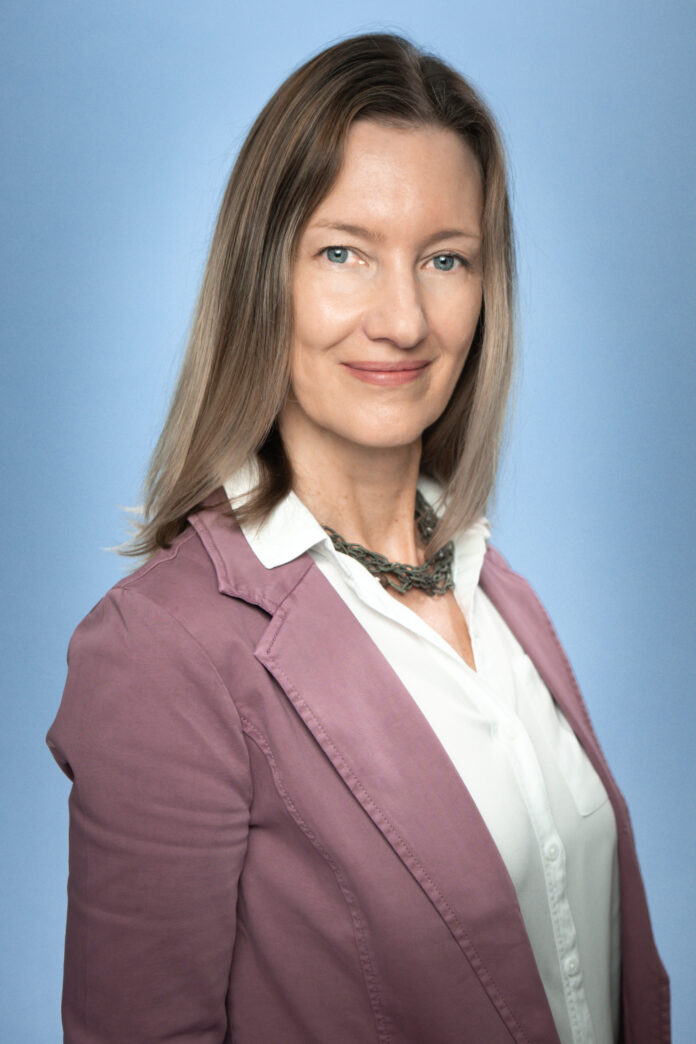 The Warren Alpert Medical School (@brownmedicine) on Twitter photo Dr. Audrey Tyrka has been appointed chair of the Department of Psychiatry and Human Behavior (<a href="/BrownPsychiatry/">Brown Psychiatry and Human Behavior</a>), making her the first woman to chair the department at <a href="/carenewengland/">Care New England</a>.
Here, she answers 5 questions about her work and ideas for her new role: ow.ly/NMoY50QjKKc Dr. Audrey Tyrka has been appointed chair of the Department of Psychiatry and Human Behavior (<a href="/BrownPsychiatry/">Brown Psychiatry and Human Behavior</a>), making her the first woman to chair the department at <a href="/carenewengland/">Care New England</a>.
Here, she answers 5 questions about her work and ideas for her new role: ow.ly/NMoY50QjKKc