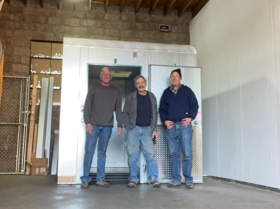 Community Food Hub Update: Volunteers built a walk-in freezer in just ONE day!🤯 This addition will provide more space for frozen food storage, enhancing our capacity to serve Jeffco🍎 HUGE thanks to Michael Lupomech, Paul Miller, & Ken Schneider🙏#CompassionIntoAction