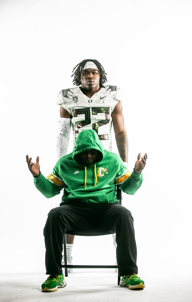 Committed!!! Let’s Work 🦆 #Goducks #ScoDucks <a href="/oregonfootball/">Oregon Football</a> <a href="/Locklyn33/">WalkOnCoach ⭕️H 🌰</a> <a href="/CoachDanLanning/">Dan Lanning</a>