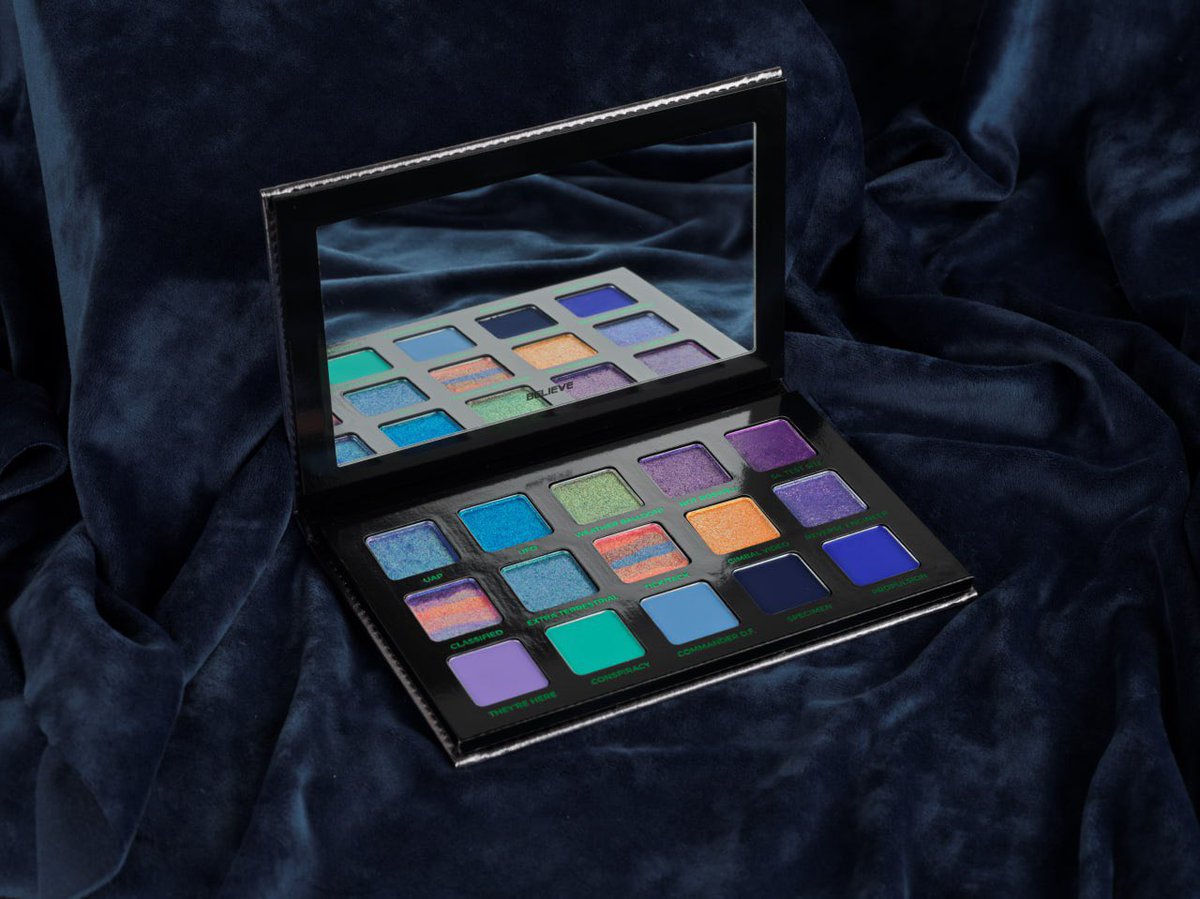 narvi's tweet image. Turns out I can do product photography too. My wife is working to launch an #indie makeup store and I'm doing graphic part. This is how couple of palettes turned out