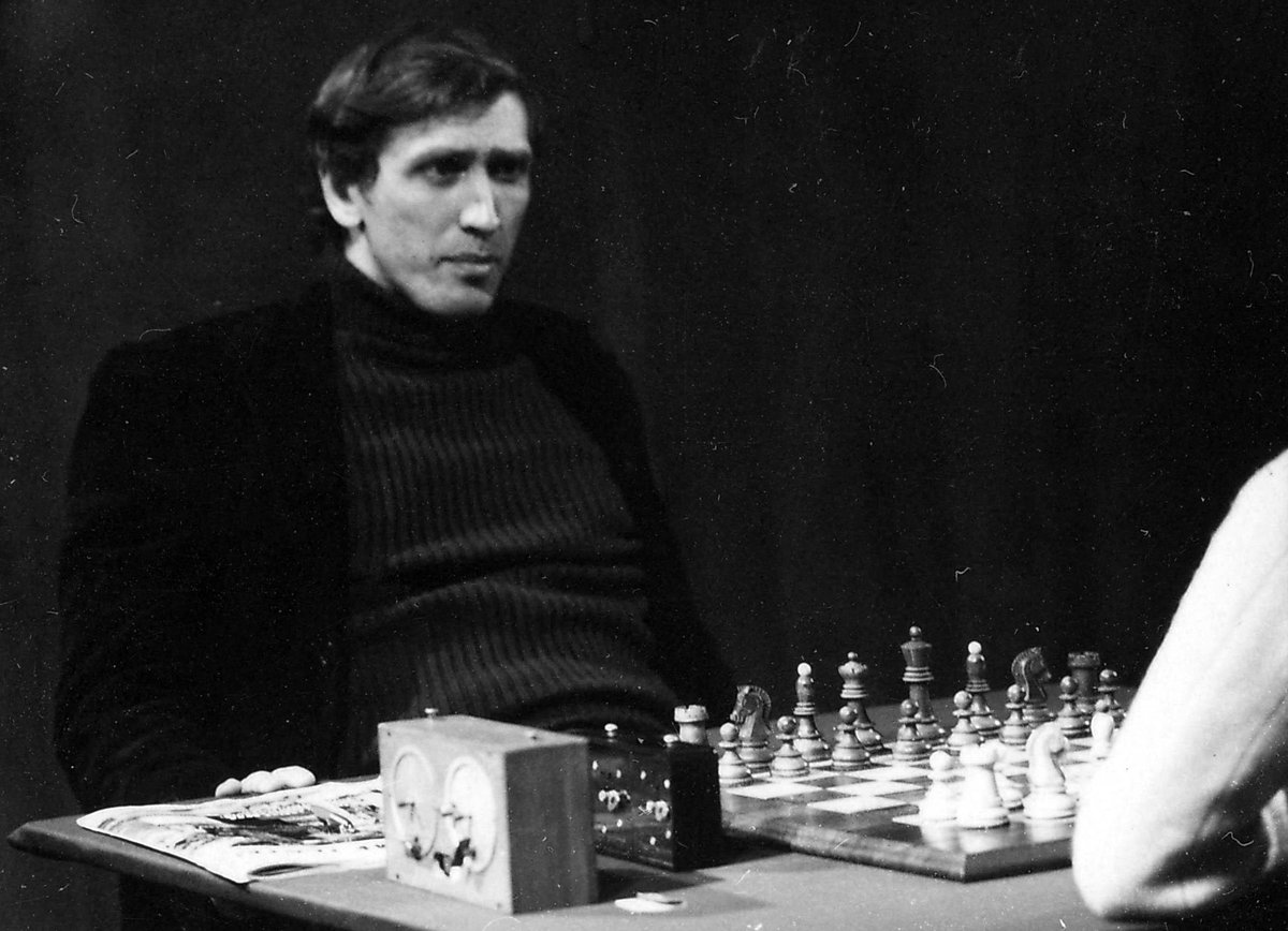Olimpiu Di Luppi on X: 19-year-old Bobby Fischer in a Brooklyn studio in  late April 1962.  / X