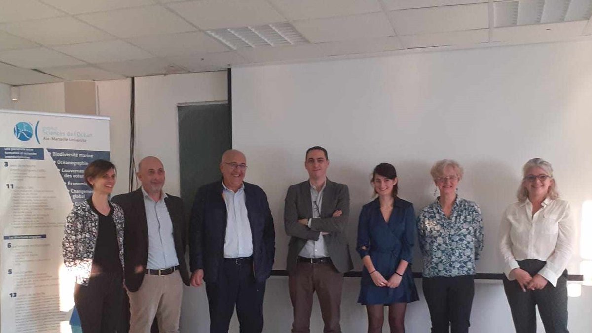 Morgane Mauduit (@m0rgane_phd) on Twitter photo Friday I sucessfully defended my PhD at the Marine Station of Endoume. Very happy to be surrounded by smiling chemists whose work I admire. Thanks to my thesis committee <a href="/BeniddirM/">Mehdi Beniddir</a>, A. Al-Mourabit, N. Tapissier-Bontemps, C. Leblanc
& super PhD supervisors @simmlercharlie T. Pérez Friday I sucessfully defended my PhD at the Marine Station of Endoume. Very happy to be surrounded by smiling chemists whose work I admire. Thanks to my thesis committee <a href="/BeniddirM/">Mehdi Beniddir</a>, A. Al-Mourabit, N. Tapissier-Bontemps, C. Leblanc
& super PhD supervisors @simmlercharlie T. Pérez