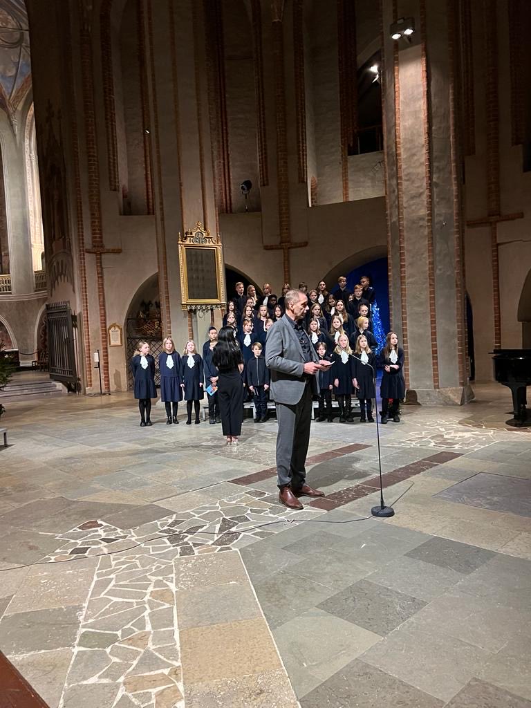Olli Aakula (@olliaakula) on Twitter photo <a href="/LahiTapiola_VS/">LähiTapiola Varsinais-Suomi</a> perinteiset joulukonsertit kansallispyhätössämme. Ensimmäinen konsertti täynnä omistaja-asiakkaita ja kumppaneita, toinen parhaillaan täyttymässä👍 Puolalan koulun kuoro ja Jukka Pietilä johdattavat joulun tunnelmaan😊 #elämänturva #paikallisuus <a href="/LahiTapiola_VS/">LähiTapiola Varsinais-Suomi</a> perinteiset joulukonsertit kansallispyhätössämme. Ensimmäinen konsertti täynnä omistaja-asiakkaita ja kumppaneita, toinen parhaillaan täyttymässä👍 Puolalan koulun kuoro ja Jukka Pietilä johdattavat joulun tunnelmaan😊 #elämänturva #paikallisuus
