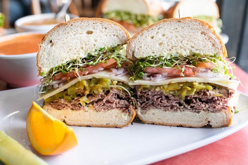 Only the best to start off your the work week! Raging Bull: Premium roast beef with mild green peppers, pepper jack cheese, onions, tomato, clover sprouts and Erik’s Secret Goo on an onion roll.

#eriksdelicafe #healthyeats #bayareaeats #bayareafoodie #roastbeefsandwich
