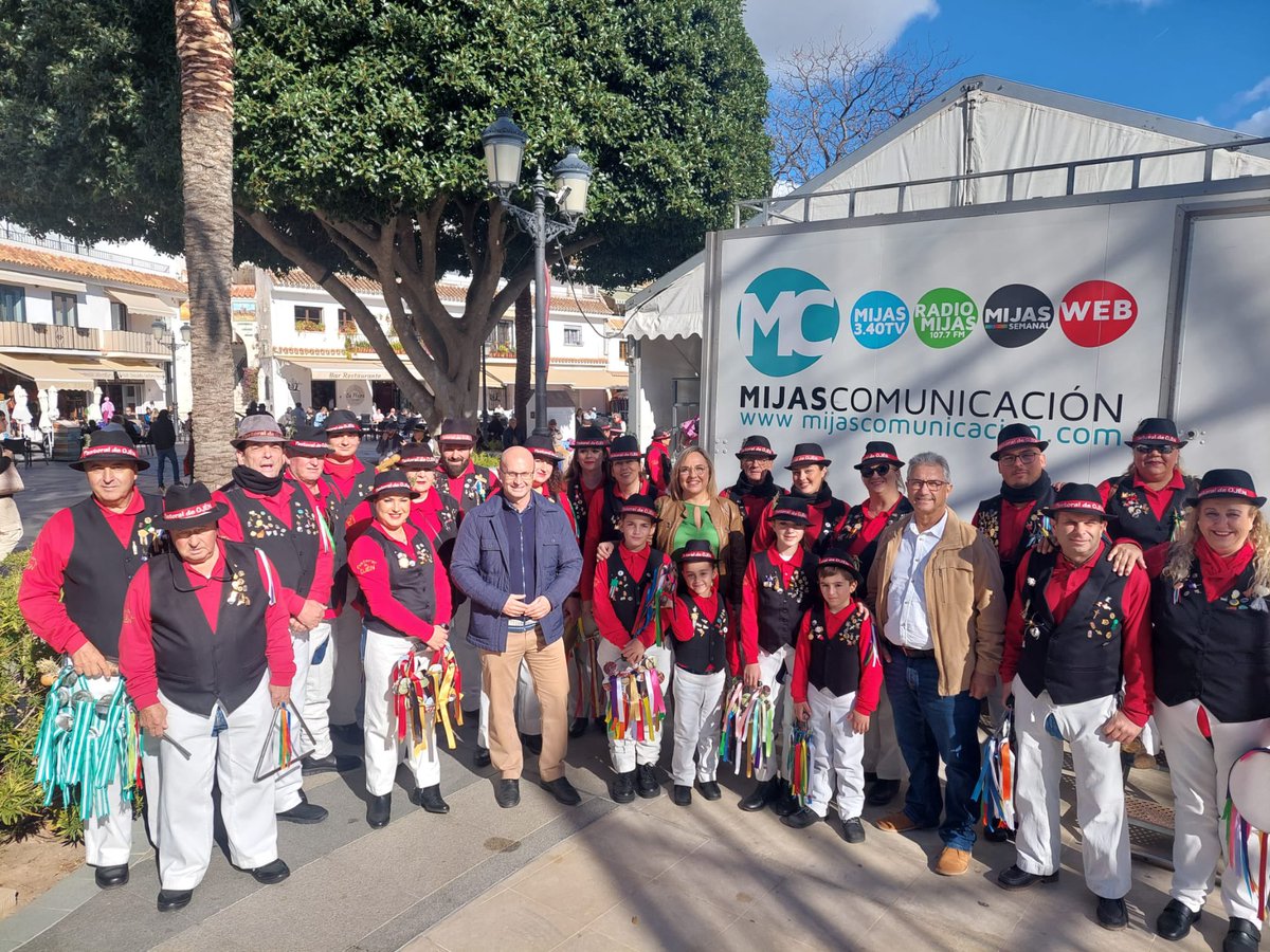 JCMartinTorres's tweet photo. 👉La Plaza Virgen de La Peña acogió el XXXVIII ENCUENTRO DE PASTORALES VILLA DE MIJAS con un gran éxito de participación. Como siempre, Corro Alarcon, alma del certamen ha congregado a un gran número de agrupaciones locales y malagueñas. ¡Enhorabuena! https://t.co/hoFkJkJEzB