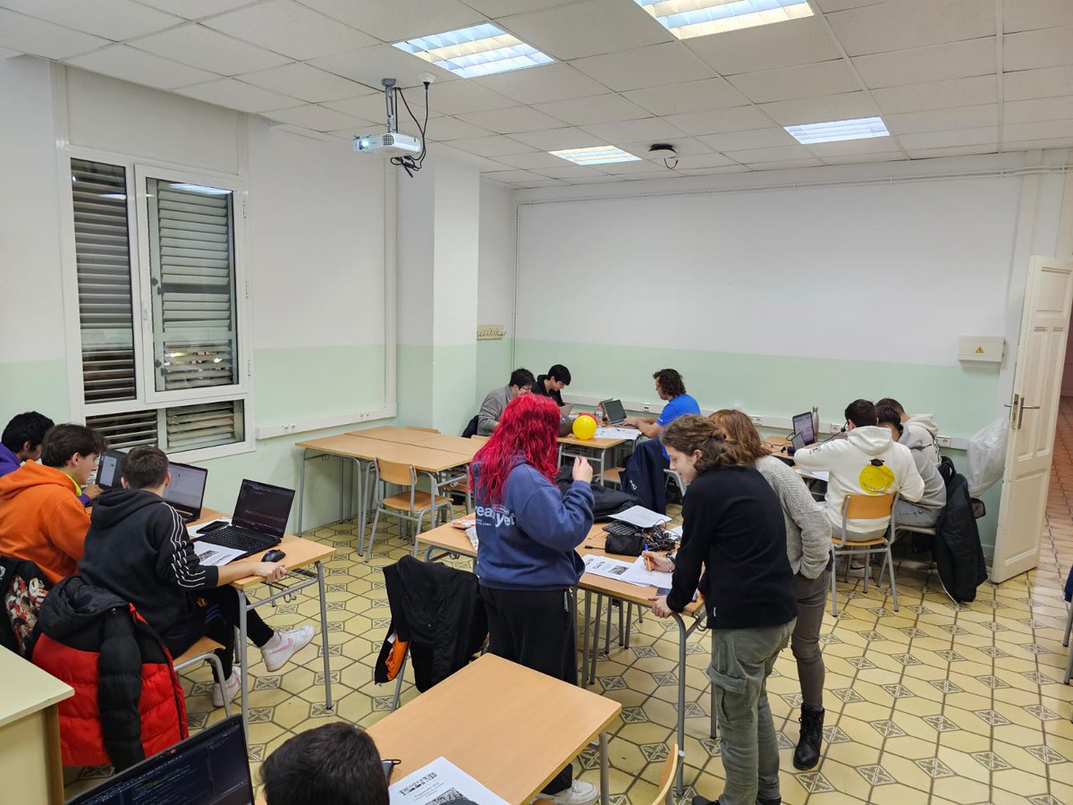 Institut Baix Camp (@insbaixcamp) on Twitter photo Avui a la tarda, alumnes de tots els cicles superiors d'informàtica han participat al "Pre-escalfament de Nadal" del concurs <a href="/programame/">programame</a> . Han participat un total de 9 equips, i un d'ells ha quedat tercer en la classificació general! Enhorabona! #InstitutBaixCamp #IBCInformàtica Avui a la tarda, alumnes de tots els cicles superiors d'informàtica han participat al "Pre-escalfament de Nadal" del concurs <a href="/programame/">programame</a> . Han participat un total de 9 equips, i un d'ells ha quedat tercer en la classificació general! Enhorabona! #InstitutBaixCamp #IBCInformàtica