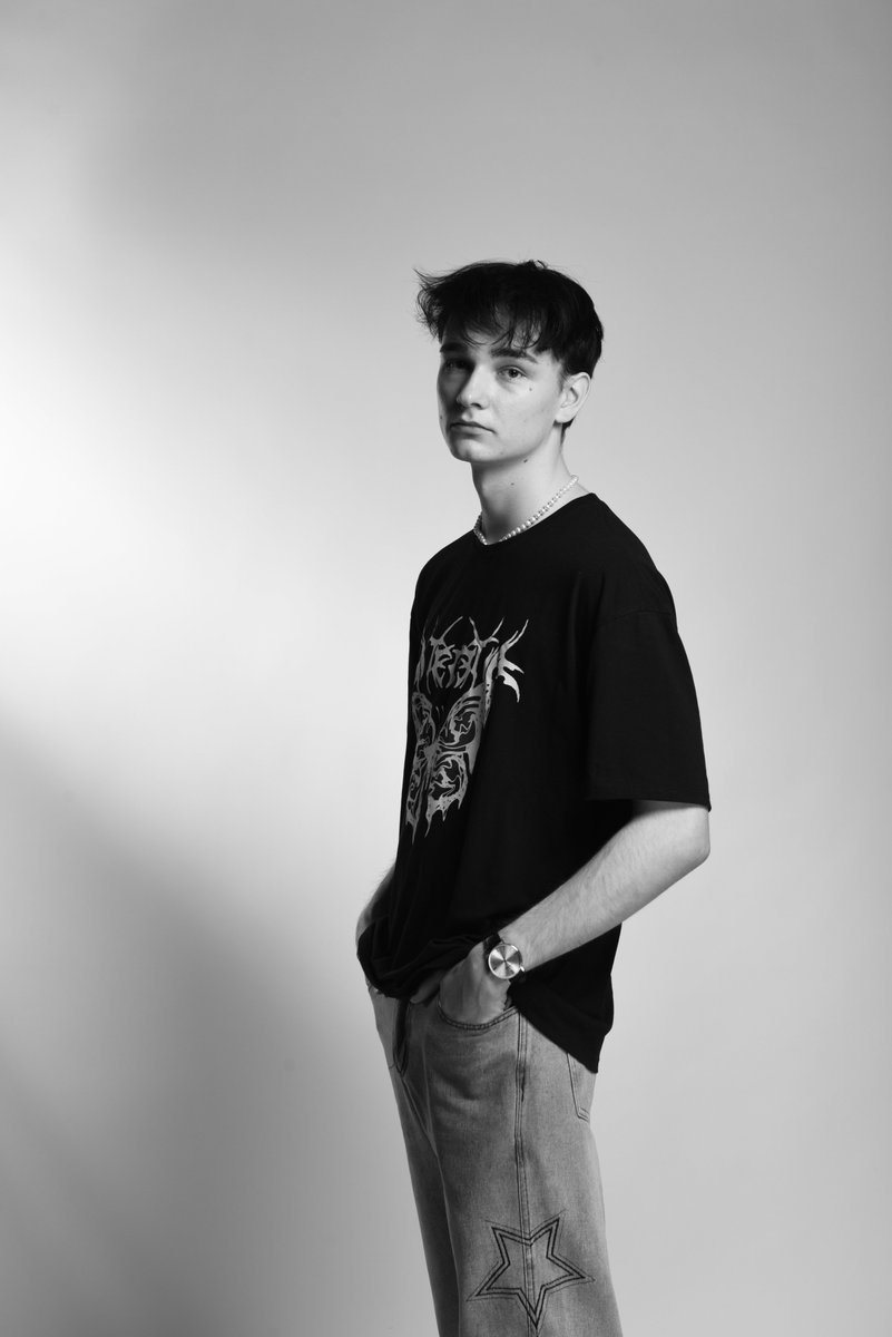 Took some photos of me a week ago 😼