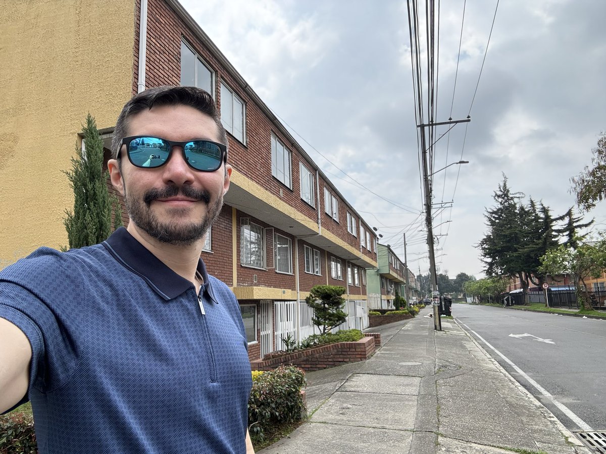 Visiting my childhood home in Bogotá. Remembering one’s roots reinvigorates the soul and boosts the path ahead 🚀