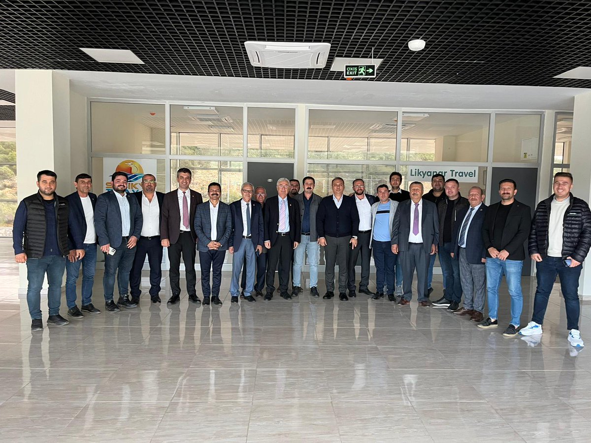 İl Başkanımız Nail Kamacı, İl yöneticimizle birlikte Kaş İlçe Başkanımız Mehmet Vural Arıkan, İlçe Yöneticilerimiz, önceki dönem İlçe Başkanlarımız, Belediye Başkanlarımız ve Belediye Başkan Aday adaylarımızla birlikte yerel seçim çalışmalarına yönelik toplantı gerçekleştirdiler.