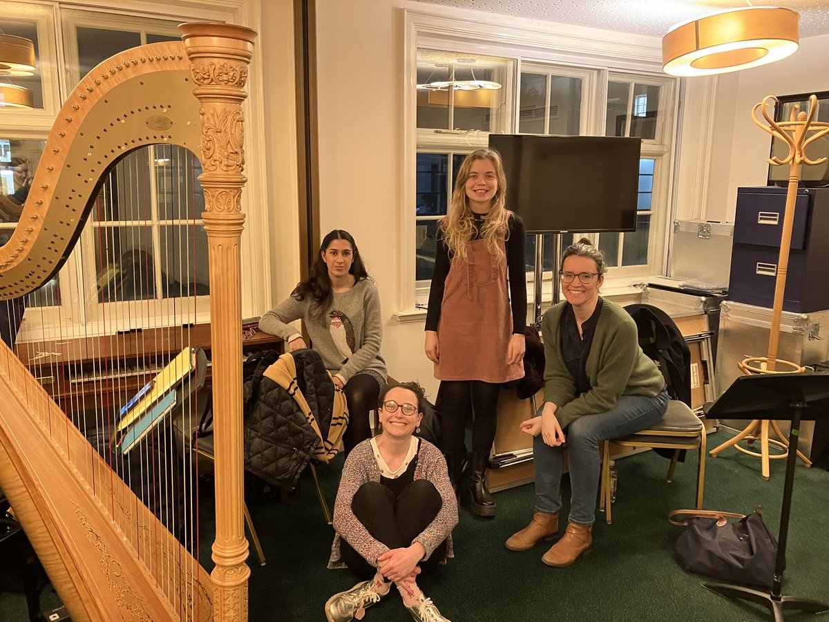 What better end to finish my year than with these super stars 🤩 We’ve been working on some new 2 voices-harp-piano arrangements for our concert @wigmore_hall on 2nd March - come hear us then, can’t wait :) wigmore-hall.org.uk/whats-on/20240…