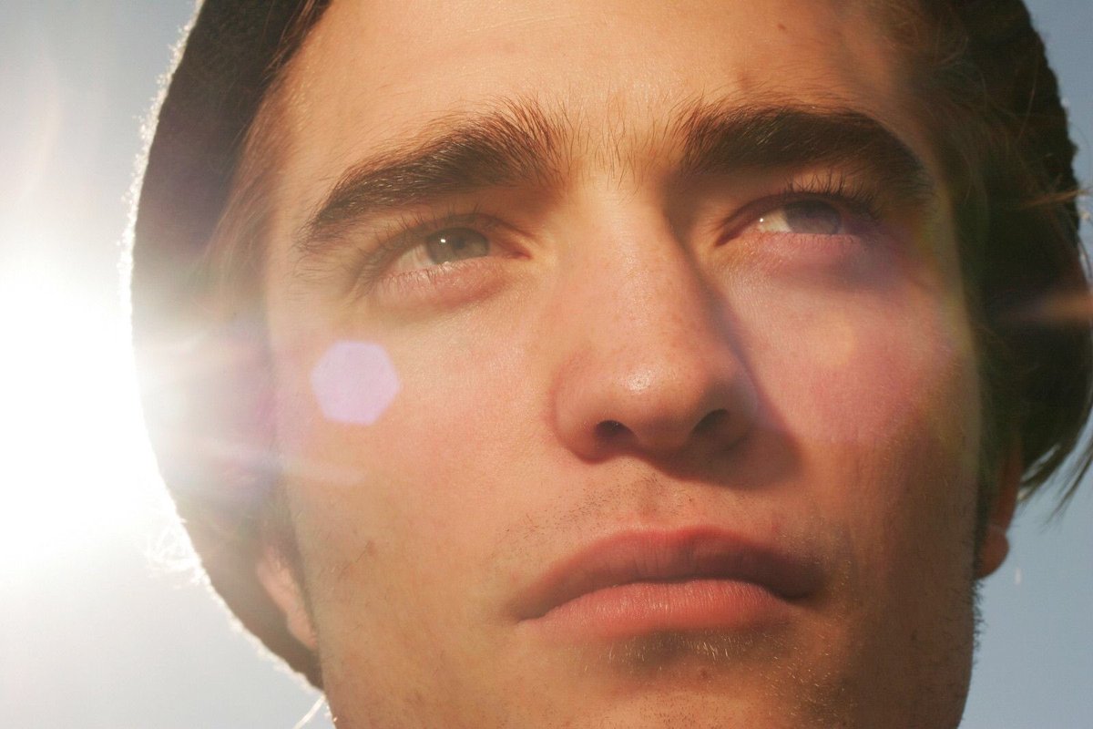 robertparchive's tweet photo. Robert Pattinson photographed by Mark Peterson, 2005. https://t.co/bUzto3waBP