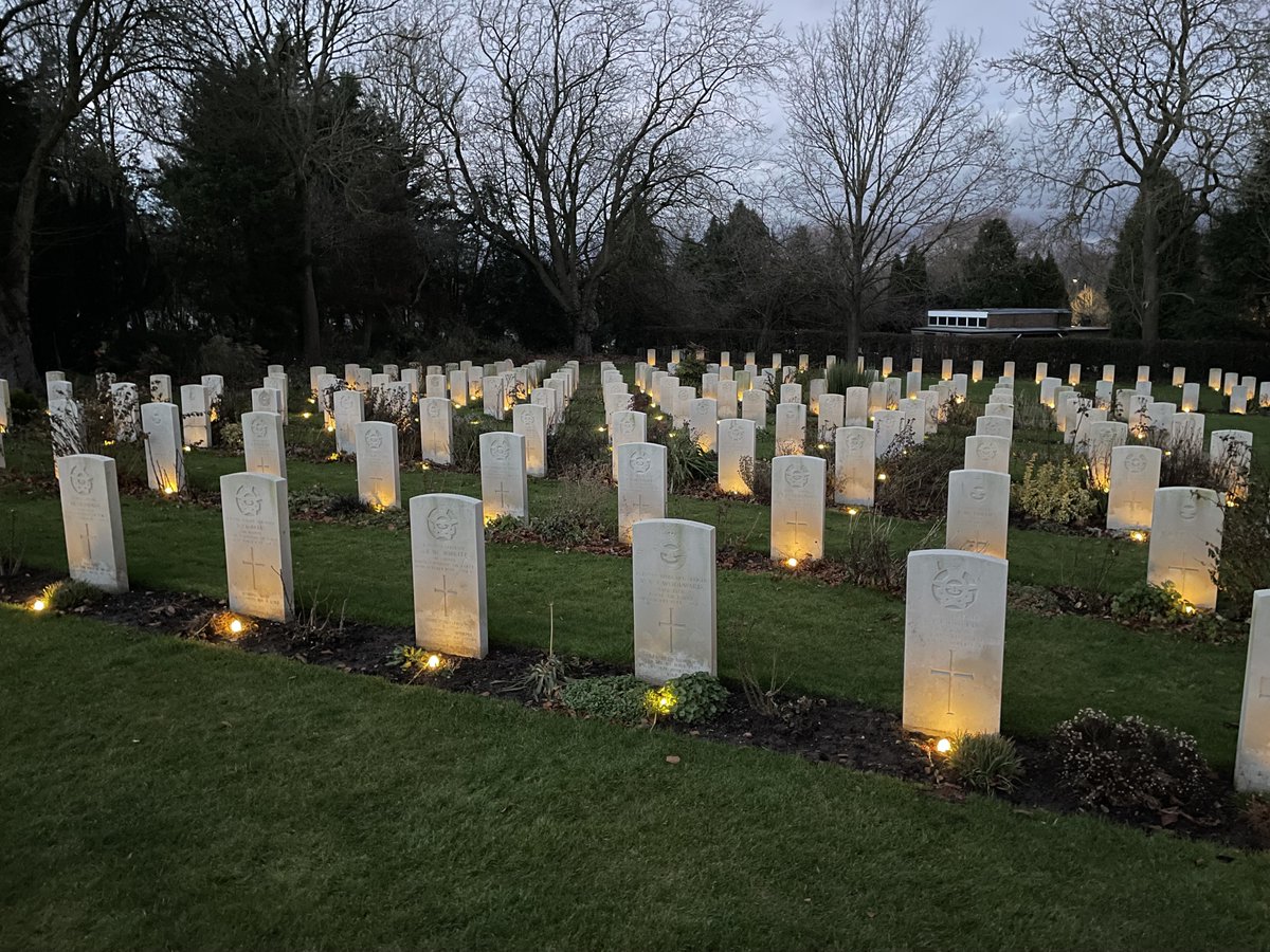 Yesterday's Candlelit #Christmas Remembrance Service @CWGC Stonefall Cemetery in #Harrogate. Commemorating all those who died defending our freedom but in particular those from our #twin cities @cityofbarrie and @WgtnCC.