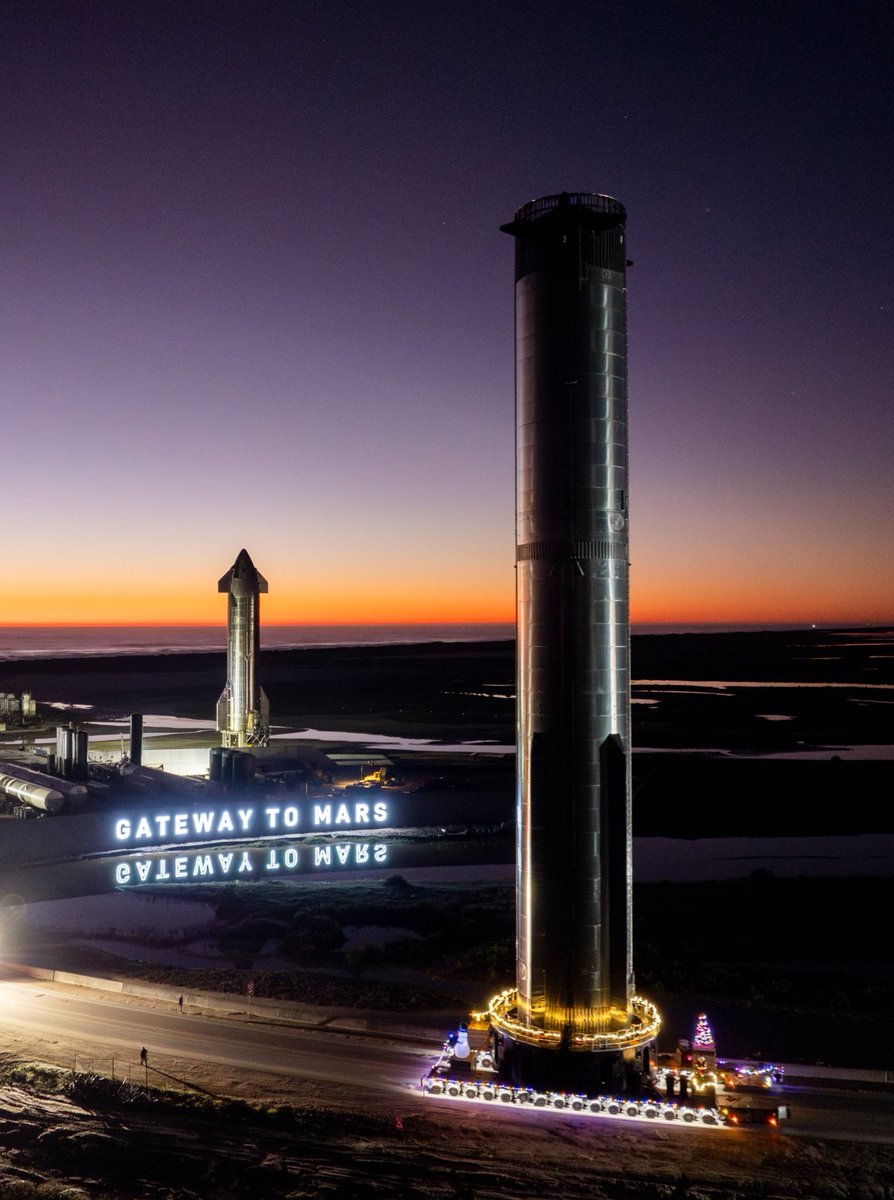 Talshiar's tweet photo. My holiday card vs @SpaceX holiday card (I did not have access to Starship, so not exactly fair) https://t.co/qN2iB8hvTU