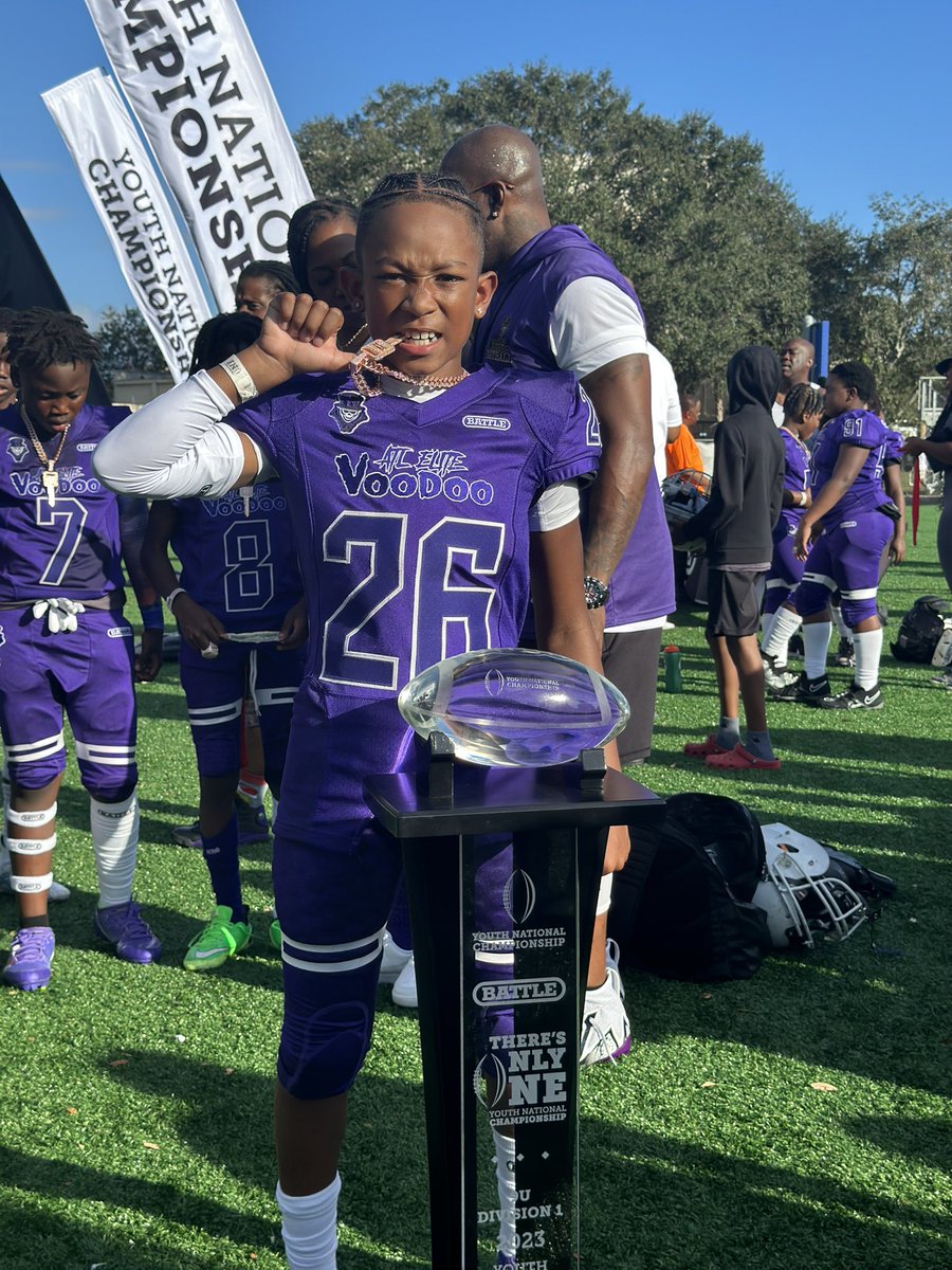 TBryantJR_2032's tweet image. Won my first ever national championship with my team @atlelitevoodoo. Won’t to give a special thank you to God, my parents, coaches and trainers for believing in me. D1 national champs #YNC only the strong survives #QB1