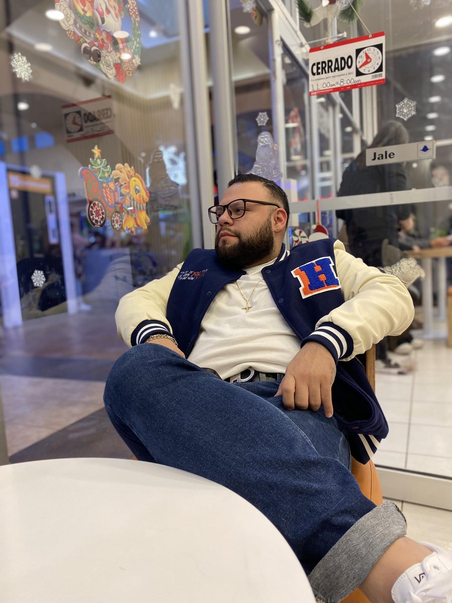 Dejemos que el tiempo pase y nos sorprenda mientras nos vamos conociendo y construyendo.. que opinas?😊

#fypシ゚viral #psicoterapeuta #paratii #psicologo #tiempo #vida #reconstrucción #vive #amorproprio #Presente