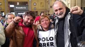 peladodelatv's tweet photo. El gobierno del presidente Milei anunció el fin de la intermediarios en los planes sociales. SE ACABÓ LA JODA SEÑORES!! Fin para todas las cajas del Polo Obrero, Grabois, Belliboni, Barrios de Pie, Movimiento Evita y gerentes de la pobreza. ¿Estas de acuerdo con esto? 👇 https://t.co/ErICaVIWr0