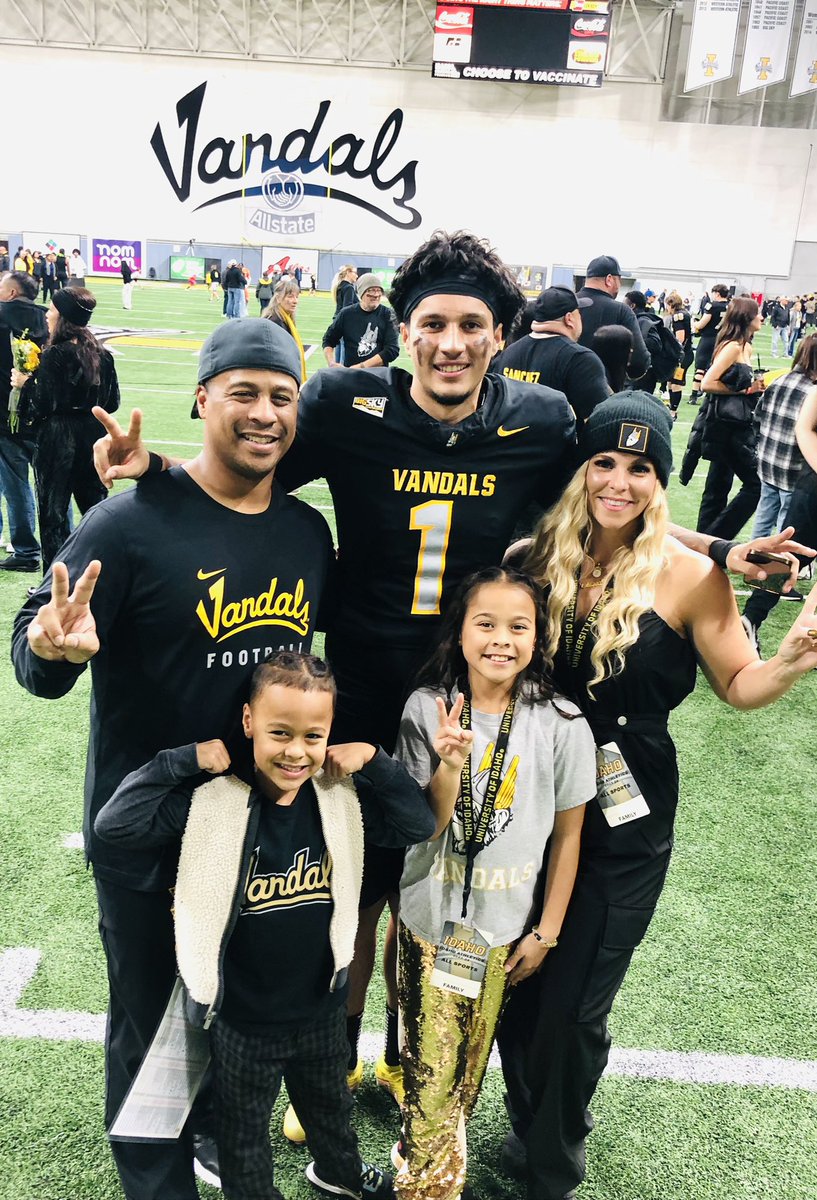 Thomas Ford Jr (@coachtford) on Twitter photo I couldnโt be more thankful to <a href="/Coach_Eck/">Jason Eck</a> and everyone <a href="/VandalFootball/">Idaho Football</a> and <a href="/Idaho_Vandals/">Idaho Vandals</a>. โ๐พsโฌ๏ธ I couldnโt be more thankful to <a href="/Coach_Eck/">Jason Eck</a> and everyone <a href="/VandalFootball/">Idaho Football</a> and <a href="/Idaho_Vandals/">Idaho Vandals</a>. โ๐พsโฌ๏ธ