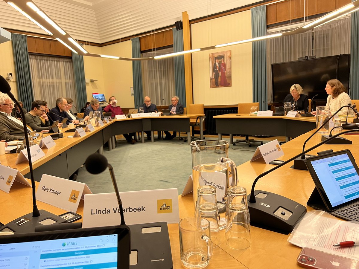 HEILOO2000's tweet image. Laatste raadsvergadering in het oude gemeentehuis!