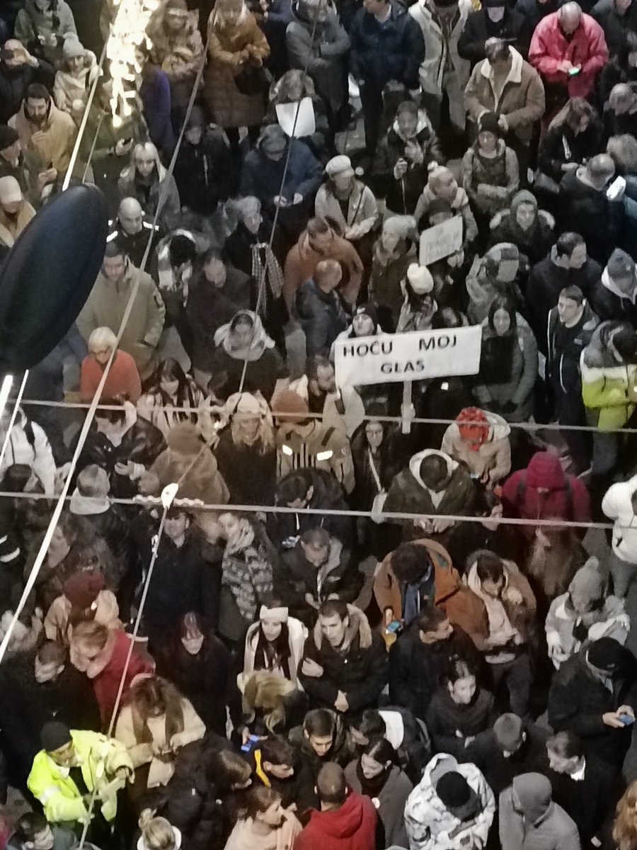 Bibislav's tweet image. "Oduzimate nam budućnost"