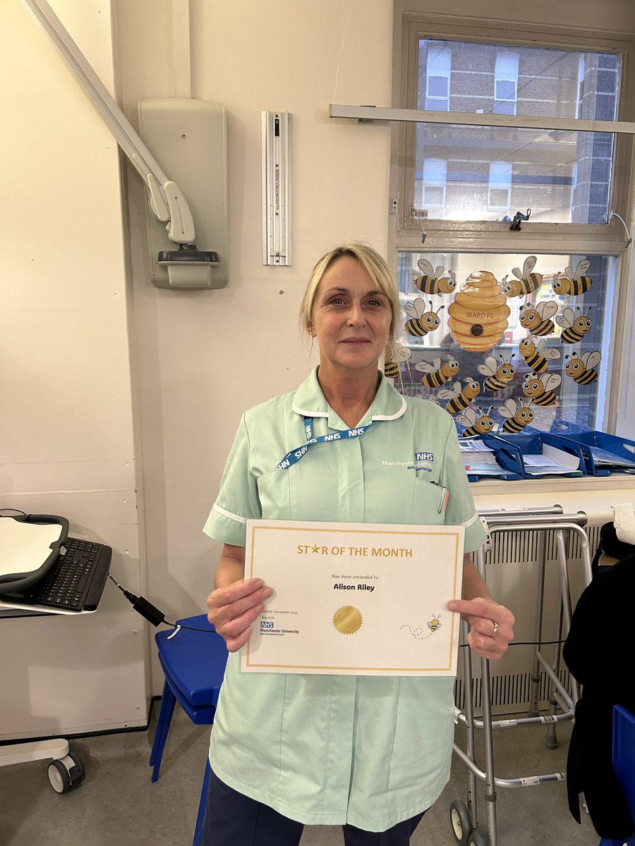 Massive congratulations to Alison for winning employee of the month ! It was November but better late than never !! Well deserved 👏👏👏@WardF1NMGH @Sarahslicker1 @sarah_annsankey