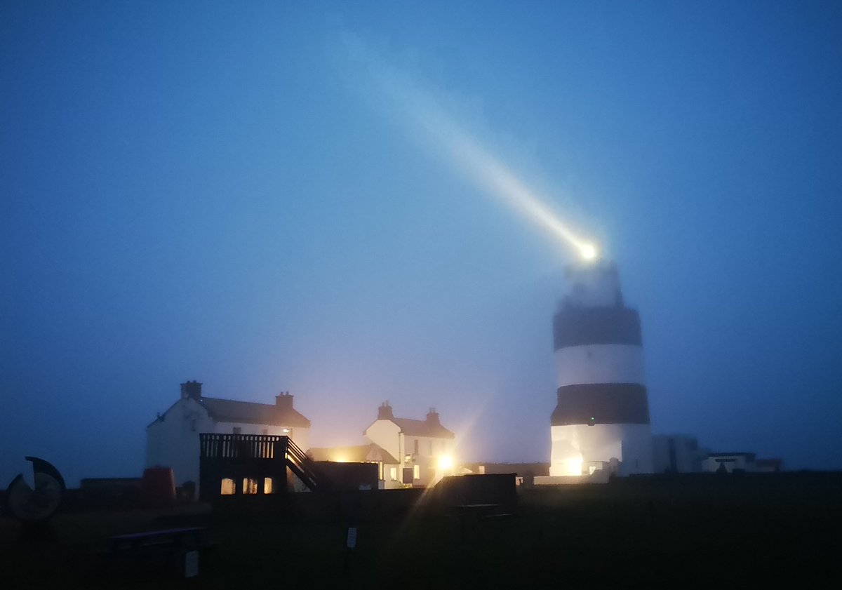 Foggy evening @hooklighthouse
#Wexford 🌊❄️