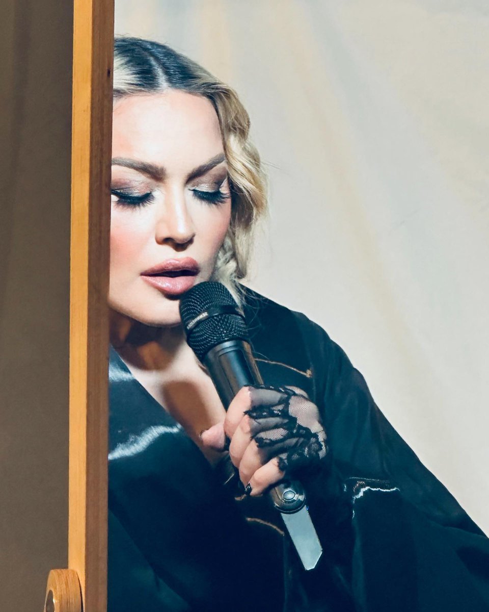 Madonna's tweet image. It’s Show-Time………….🎙

#MadonnaCelebrationTour