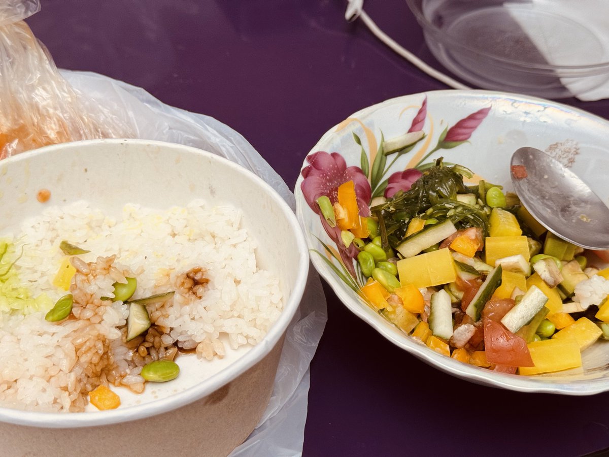 Colorful veggies and rice, the perfect duo for a no-fuss meal. 

Who says quick bites can’t be vibrant and tasty? 🍚🥗 #SimpleEats #VeggieDelight