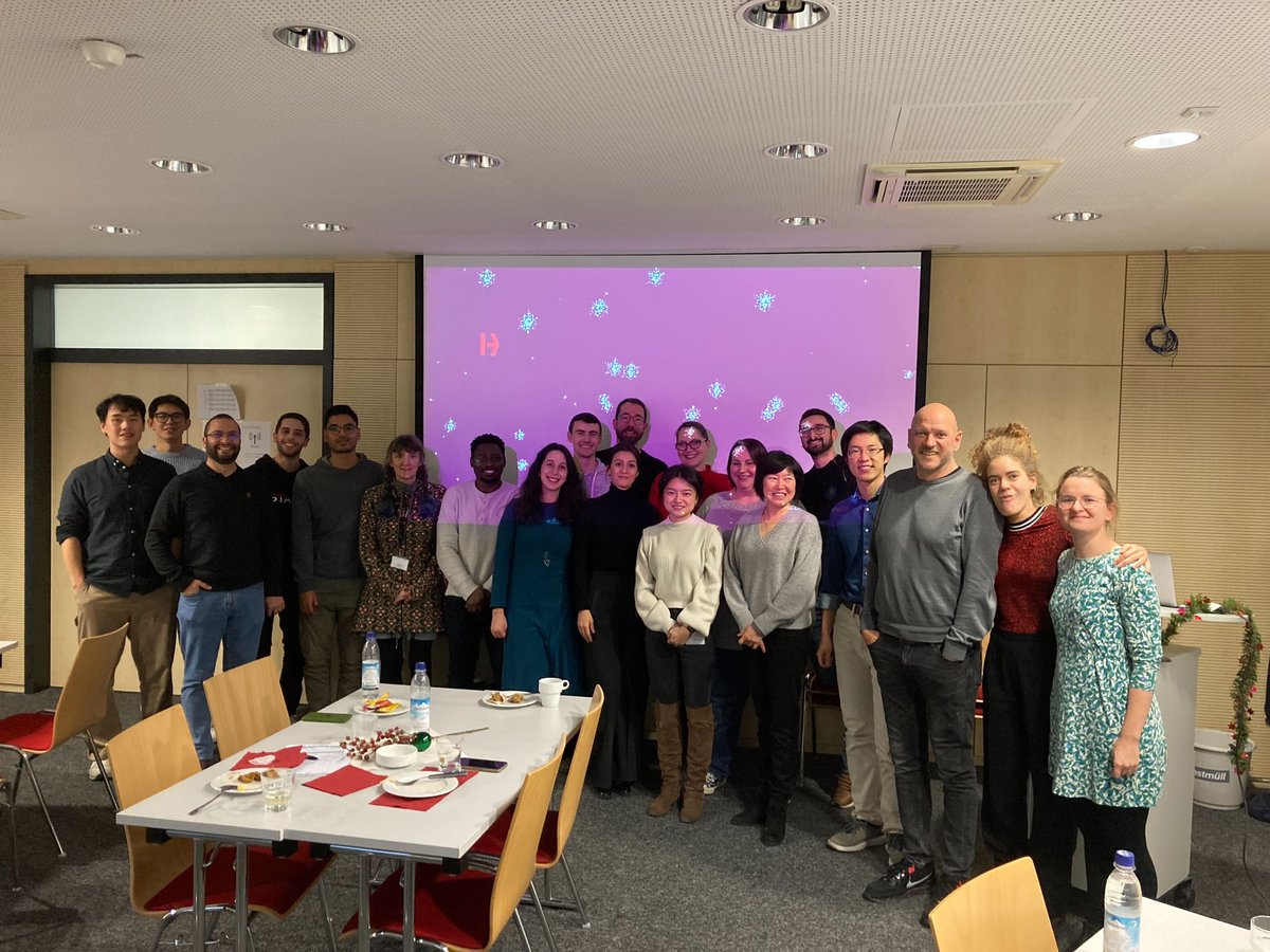 EleZeggini's tweet image. Happy Holidays from the team @HelmholtzMunich