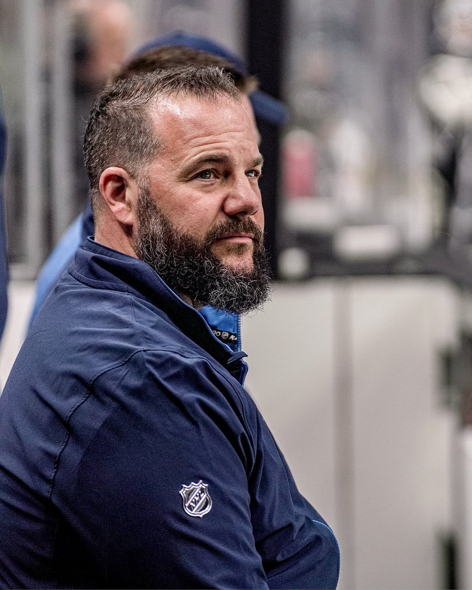 A massive congratulations goes out to our Head Athletic Therapist Rob Milette, as he stands behind the bench for his 1,500th professional hockey game tonight! 👏