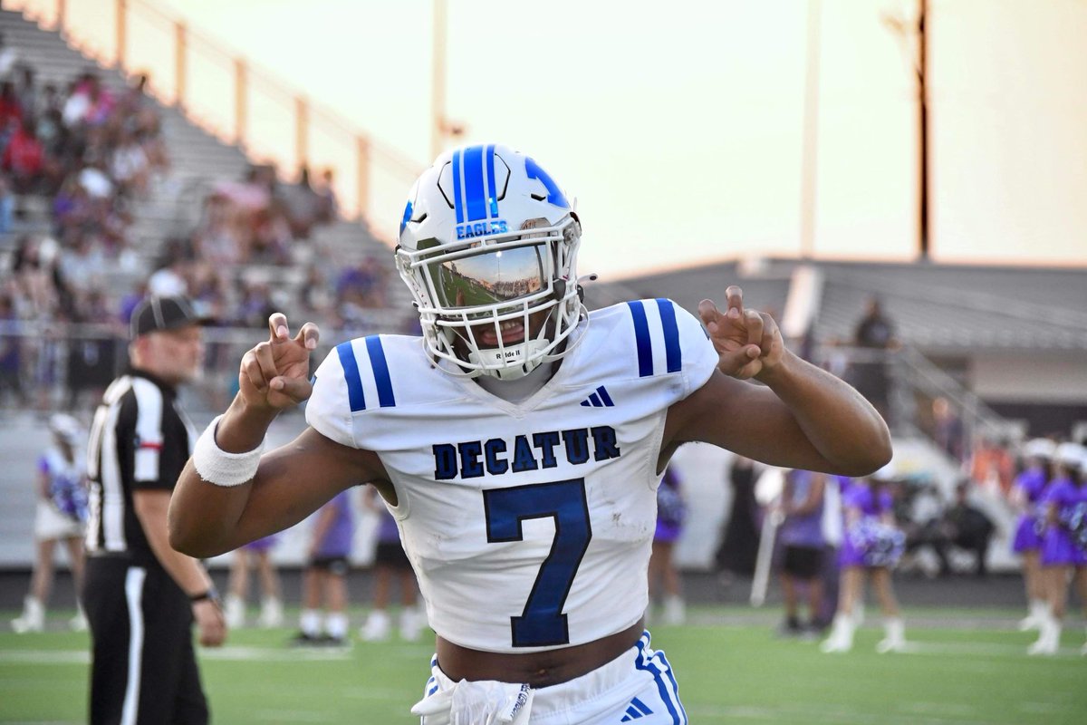 High School Career Stats

Rushing Yards
5,187
Rushing TDs
63 

Receiving Yards 
728
Receiving TDs 
14 

KOR Yards 
663
KOR TDS
4

6,578 Total Yards 
81 Touchdowns