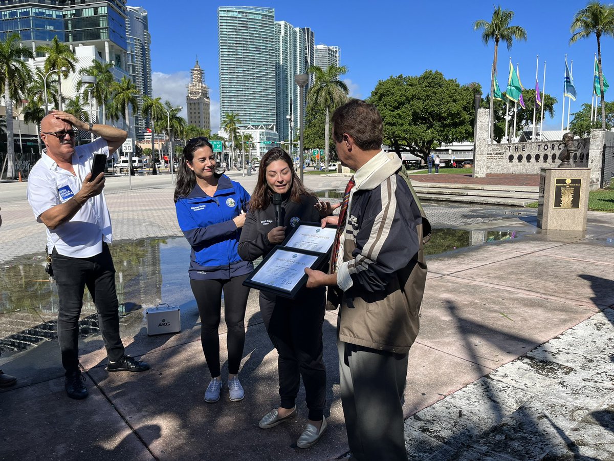 GoHumanRights_'s tweet image. We laid a floral tribute at Bolivar’s statue, marking 193 years since his passing. A symbol of freedom for many oppressed nations like Venezuela, Nicaragua, and Cuba. Let’s demand liberty for political prisoners, honoring Bolivar’s legacy of freedom #humanrights #freedom