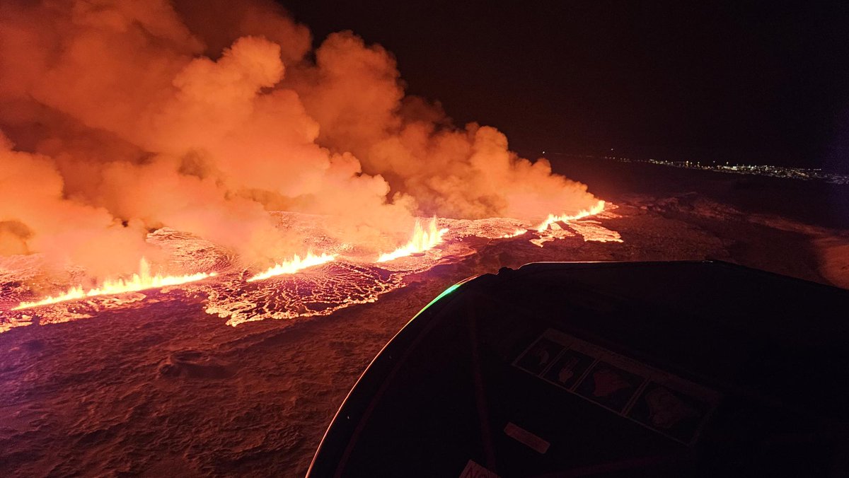 Office of the President of Iceland (@presidentisl) on Twitter photo An eruption has begun near the evacuated town of Grindavík. Our priorities remain to protect lives and infrastructure. Civil Defence has closed off the affected area. We now wait to see what the forces of nature have in store. We are prepared and remain vigilant.
📷 <a href="/Vedurstofan/">Veðurstofa Íslands / Icelandic Met Office</a> An eruption has begun near the evacuated town of Grindavík. Our priorities remain to protect lives and infrastructure. Civil Defence has closed off the affected area. We now wait to see what the forces of nature have in store. We are prepared and remain vigilant.
📷 <a href="/Vedurstofan/">Veðurstofa Íslands / Icelandic Met Office</a>