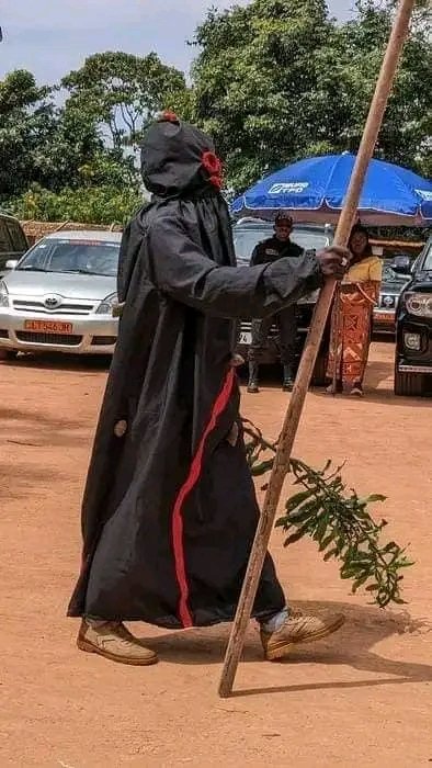 auletch's tweet photo. En images, la clôture de la deuxième édition du festival Pa'a NGOUO'OK qui se tenait à Bapa à l'ouest du #Cameroun. #auletch 

📸 : Danse traditionnelle https://t.co/5E4WQ5MBVK