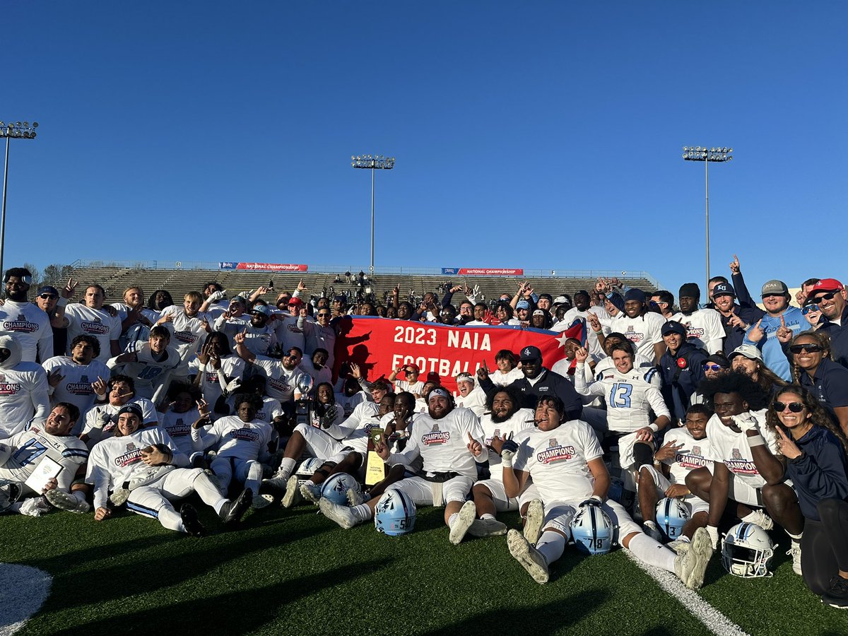 Your 2023 @NAIA Football National Champions, @KeiserFootball🏈🏆 

Final score: 31-21

#battlefortheredbanner