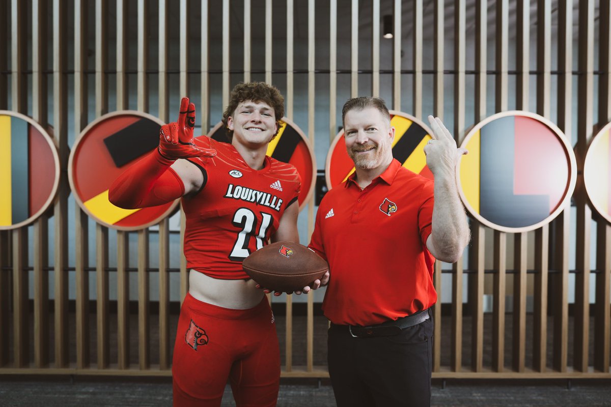 I will be signing my NLI to the University of Louisville Wednesday @ 3:30pm EST at The Bolles School. Follow my instagram, I will be going live. instagram.com/trent_carter_2…