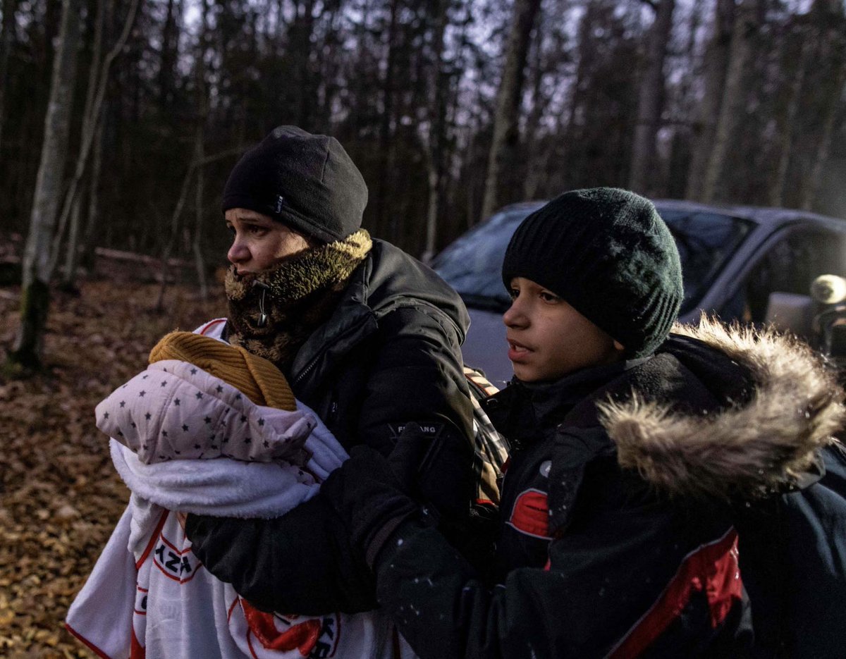 اللهُمَّ دِفأكَ لمن يرتجِفُ ولا مأوى له، اللهُمَّ ما ضرَّهم بردُ الخِذلان، فلا يضرُّهم بردُ السَّماء، اللهُمَّ كُنْ لهم المُعينَ والملاذ، وآوِهم من شتاتِ الدُّنيا، فإنَّه لا كافِيَ ولا مُؤوِيَ إلَّا انتَ سُبحانَك.