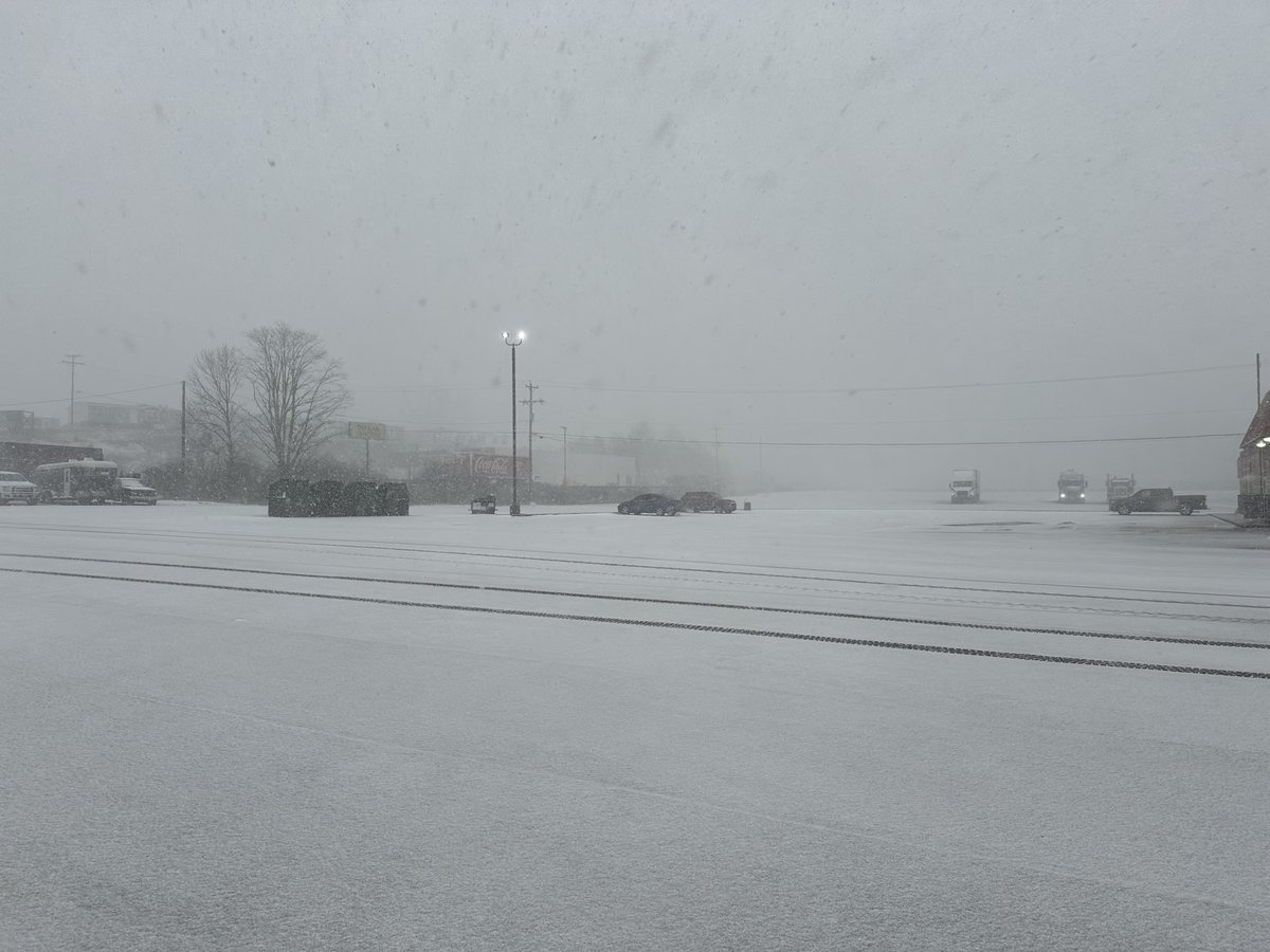 It's a winter wonderland in Summersville! <a href="/thesamdecoste/">Sam DeCoste</a> snapped this photo for us, and you can check up on your local weather by clicking HERE: trib.al/VTtQlhP