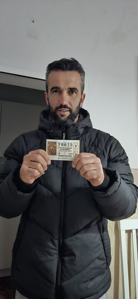 Acabado, viejo, lento, no corre, pero ahora el tonto dice que ha soñado que va a tocar el décimo del club.

Y si lleva razón?