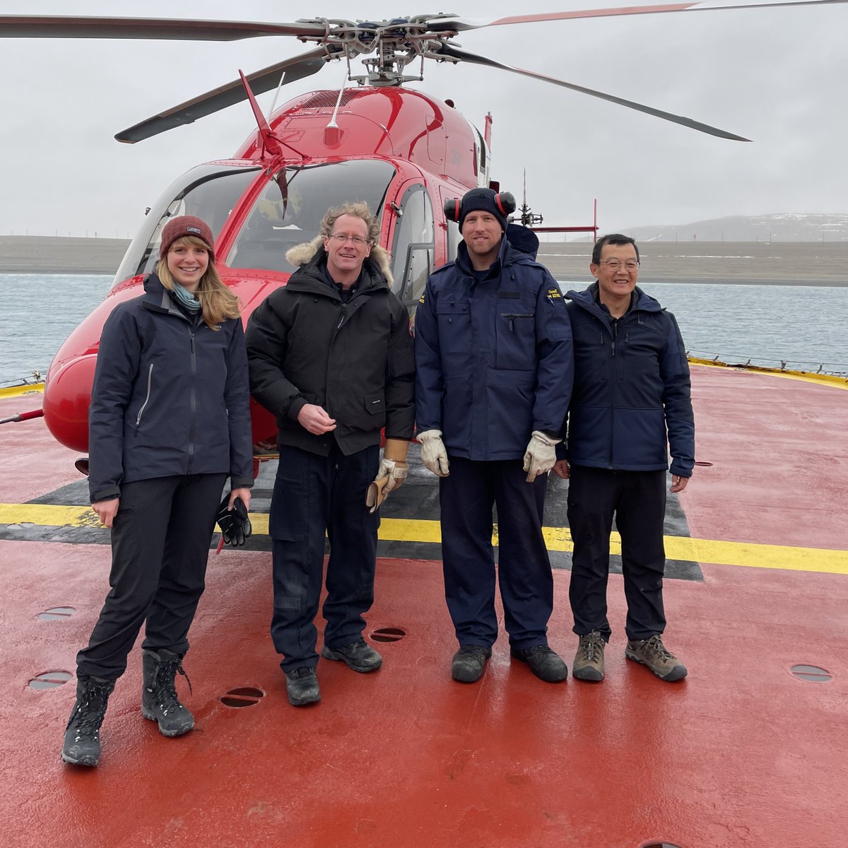 Last summer, one of the #OceansProtectionPlan teams mapped shorelines in the #Arctic ❄️ to prioritize the areas to be cleaned up in the event of an oil spill. Learn more: ow.ly/vekv50QjRJ3 📷 Andréanne Dupont and Valerie Wynja #CdnSci #ArcticScienceMonth