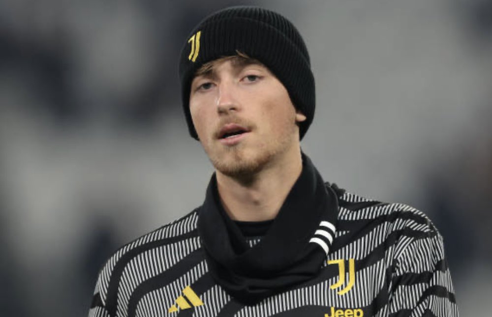 Reports: Juventus, Dean Huijsen agree to contract extension - Black & White  & Read All Over