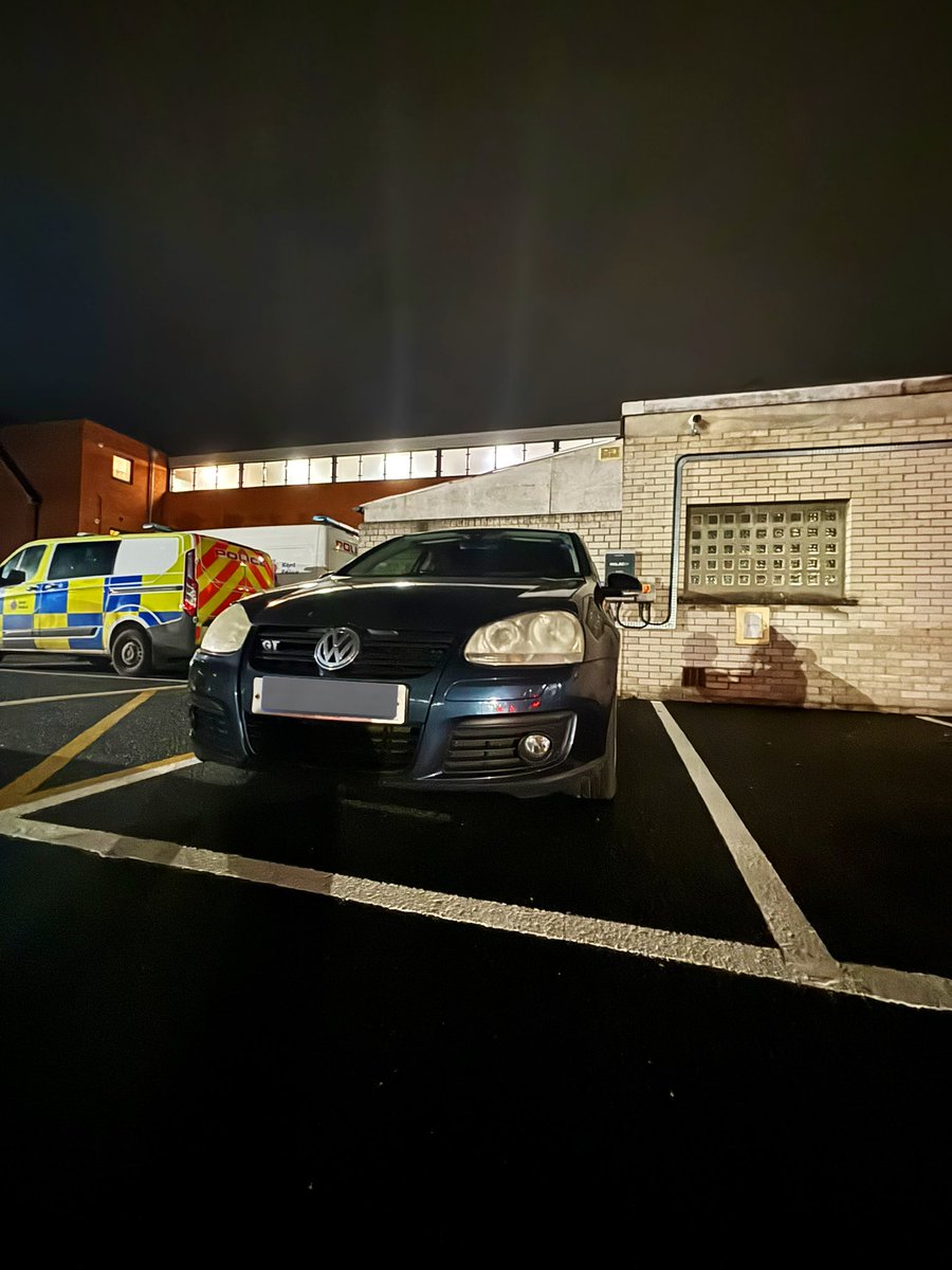 Vehicle sighted by #RPU4 in #Swanley, vehicle linked to a possible theft, once stopped driver had #NoLicence and #NoInsurance, vehicle seized ^TS
