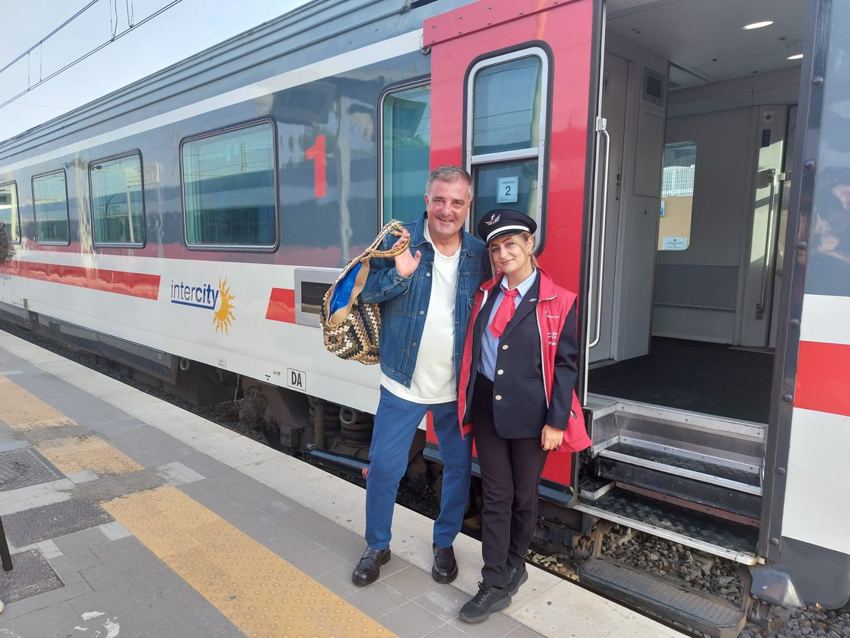 Andrea_Radic's tweet photo. Questa notte all’una su Gambero Rosso Channel Italia Vicina in Viaggio con Radic in replica. Andiamo a Rimini e Riccione #viaspetto https://t.co/ne2R40Ojaz