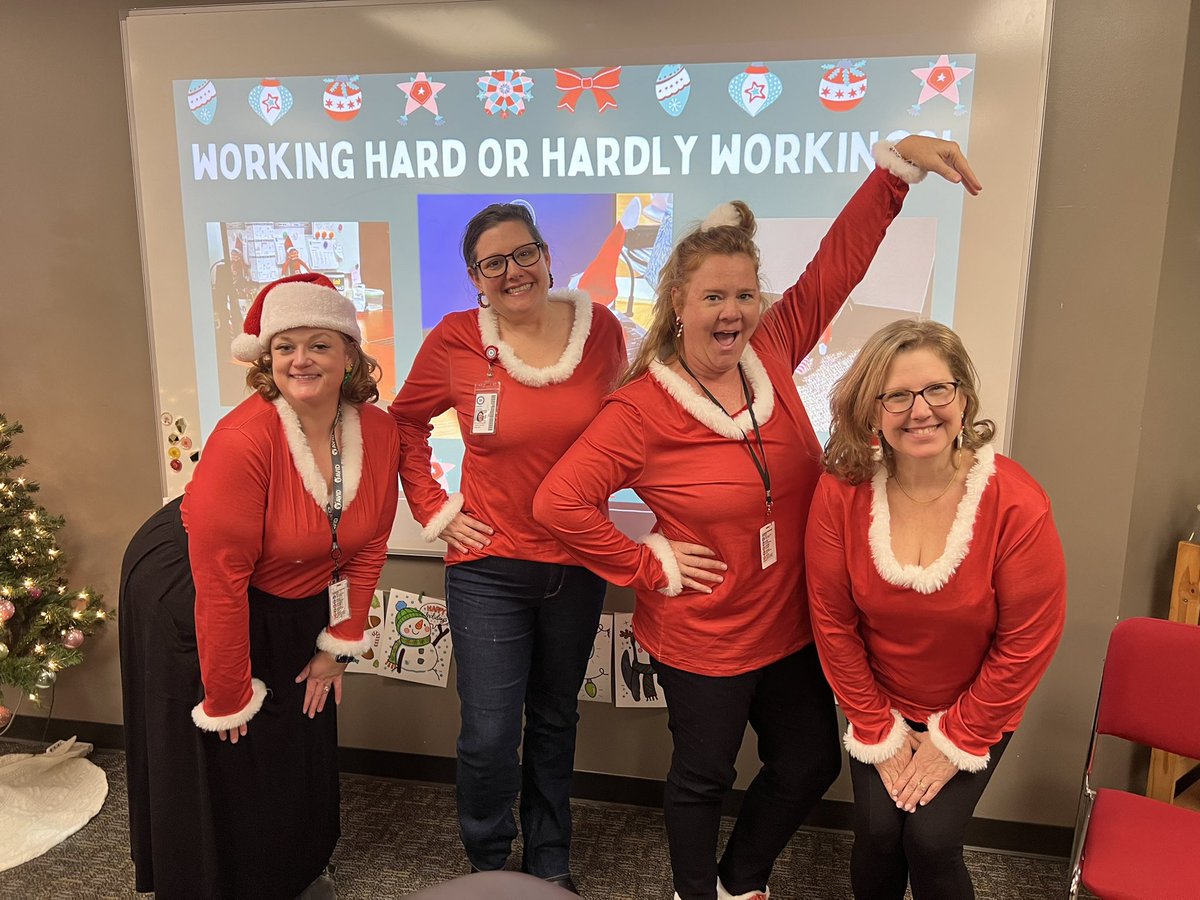 Happy Holidays from Social Studies & PE/Health/JROTC! @kar_jolly @SueSweeneyPD @kellie_sellers1