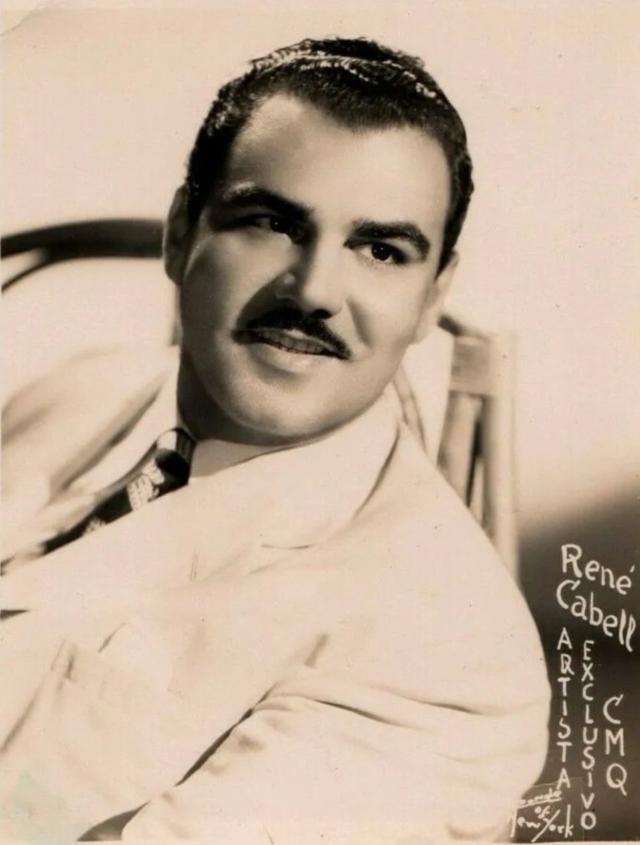 René Cabel ' El tenor de las Antillas' (Alquízar, #Cuba, 1914-Bogotá, Colombia, 1998).
Su verdadero nombre era René José de Jesús Cabezas Rodríguez, considerado uno de los grandes boleristas de todos los tiempos.
Debutó en la radio cubana en 1934.
