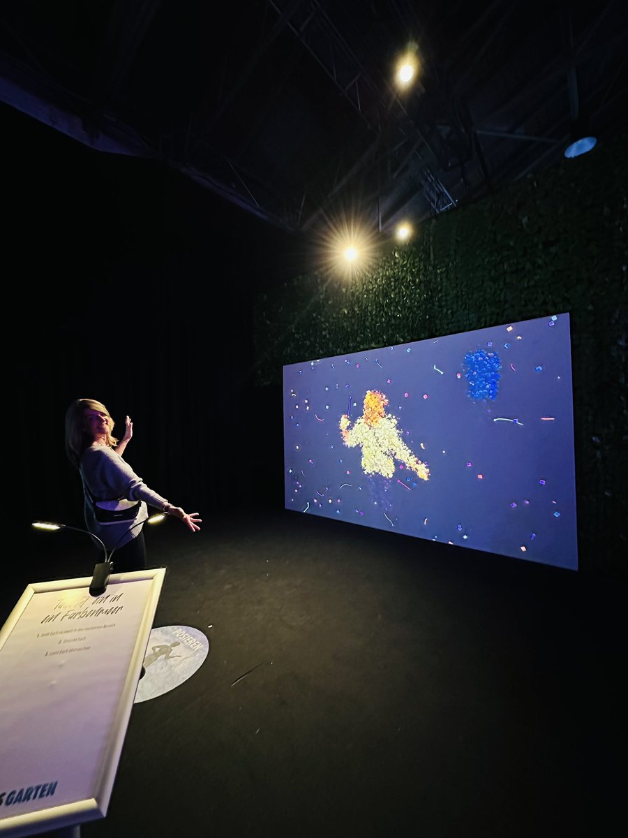 MoniqueKirsch's tweet photo. Monets Garten 🤩immersive ehibition 💜💙🩷 https://t.co/tuxKyvt0ht